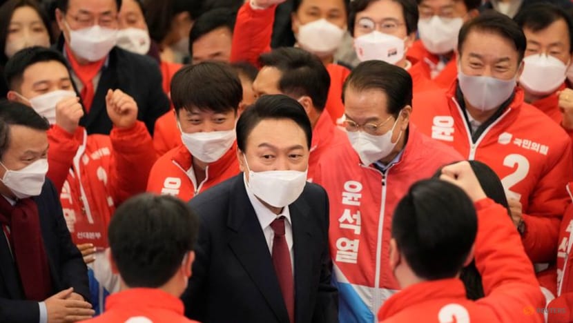 Conservative political novice elected South Korean president, vows national unity Conservative political novice elected South Korean president, vows national unity