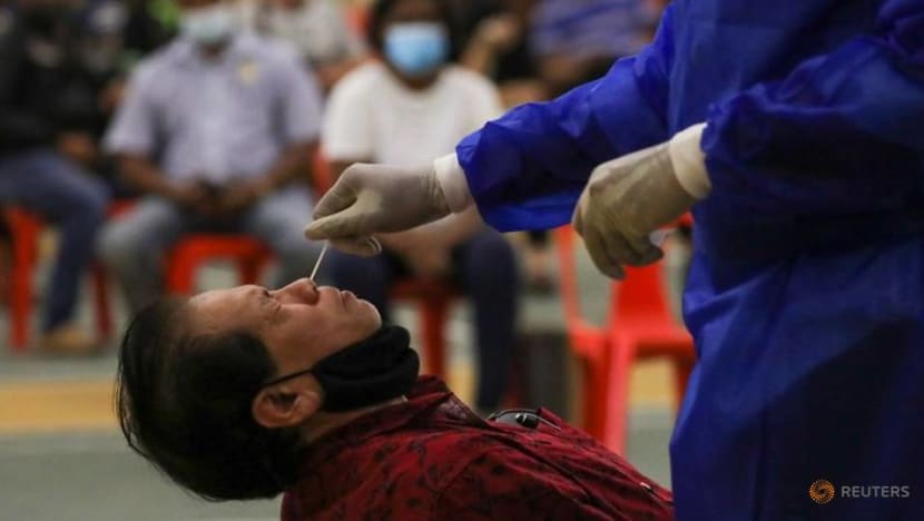 Malaysia reports 3,048 new COVID-19 cases, 11 deaths; 351 active clusters nationwide Malaysia reports 3,048 new COVID-19 cases, 11 deaths; 351 active clusters nationwide