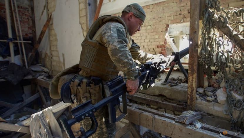 Russia pummels eastern towns in bid to encircle Ukraine forces Russia pummels eastern towns in bid to encircle Ukraine forces