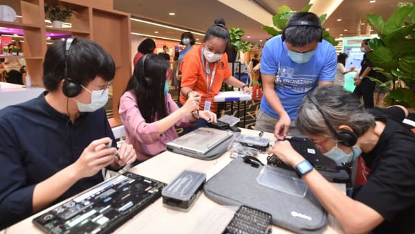 New scheme to help 60,000 lower-income families obtain Internet access, digital devices