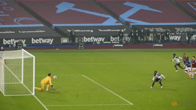 Lookman earns wrath of Parker after penalty horror Lookman earns wrath of Parker after penalty horror