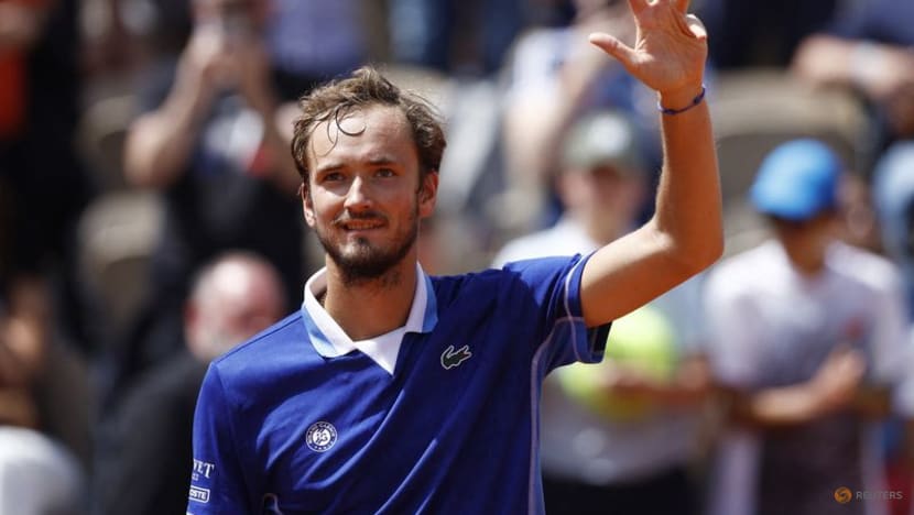 Second seed Medvedev trounces Kecmanovic in straight sets for fourth round spot Second seed Medvedev trounces Kecmanovic in straight sets for fourth round spot