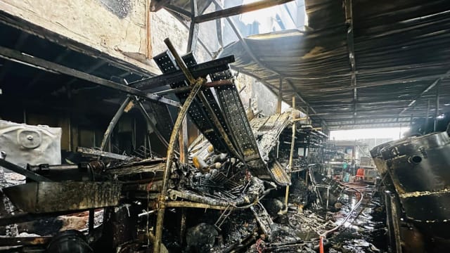 大士科技园弯两层楼工业建筑失火 七人安全疏散无人受伤