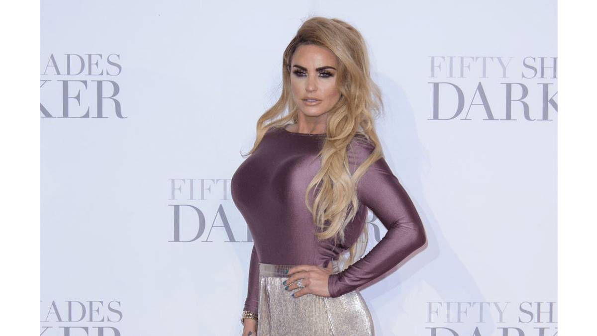 Katie Price's kids poop in the garden 8days