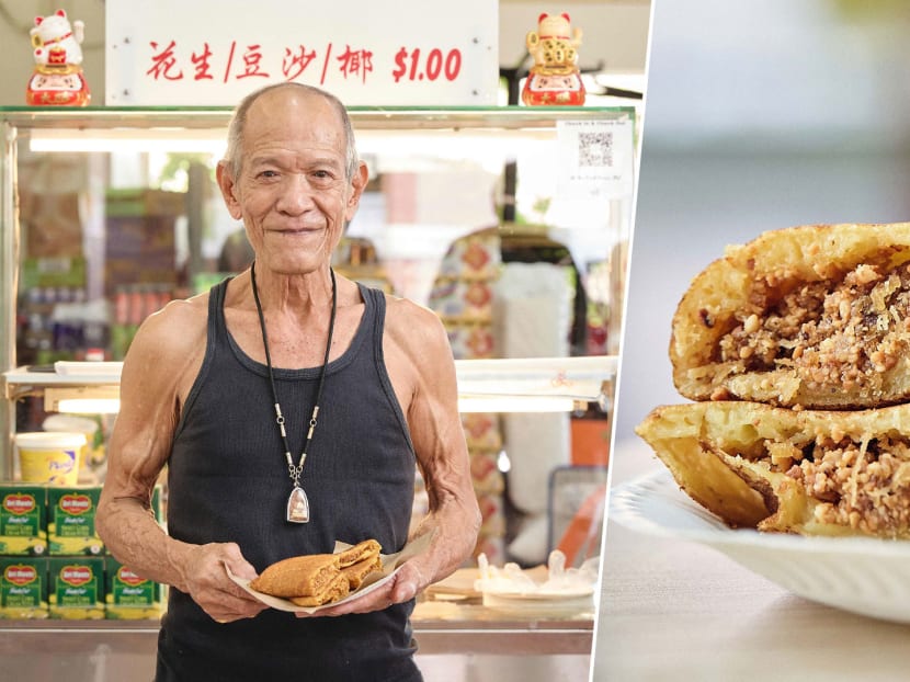 Popular Kueh Pulau Pinang Hawker, 73, Closing His Stall Despite Good Business