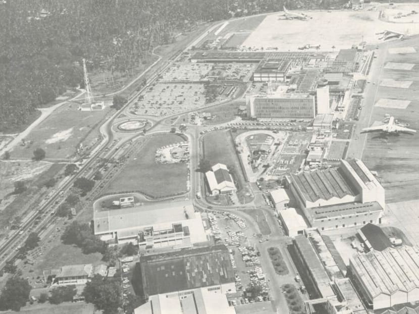 An old photo of Paya Lebar Airport before it was renamed Paya Lebar Air Base, as seen on the Urban Redevelopment Authority's website. Many buildings such as the passenger terminal building, control tower block and some aircraft hangers still remain today.
An old photo of Paya Lebar Airport before it was renamed Paya Lebar Air Base, as seen on the Urban Redevelopment Authority's website. Many buildings such as the passenger terminal building, control tower block and some aircraft hangers still remain today.
