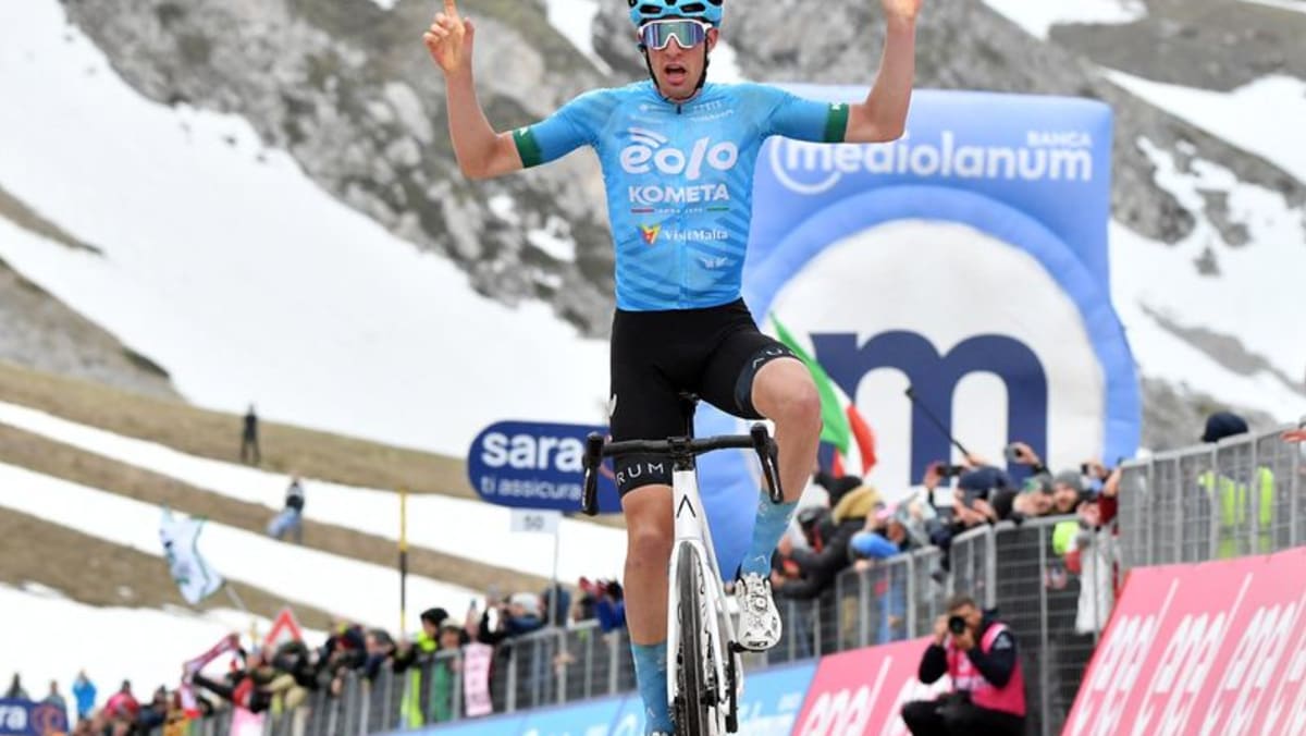Bais memenangkan tahap ketujuh Giro setelah pendakian yang melelahkan