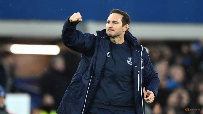 Everton need to stay calm in relegation battle, says Lampard 