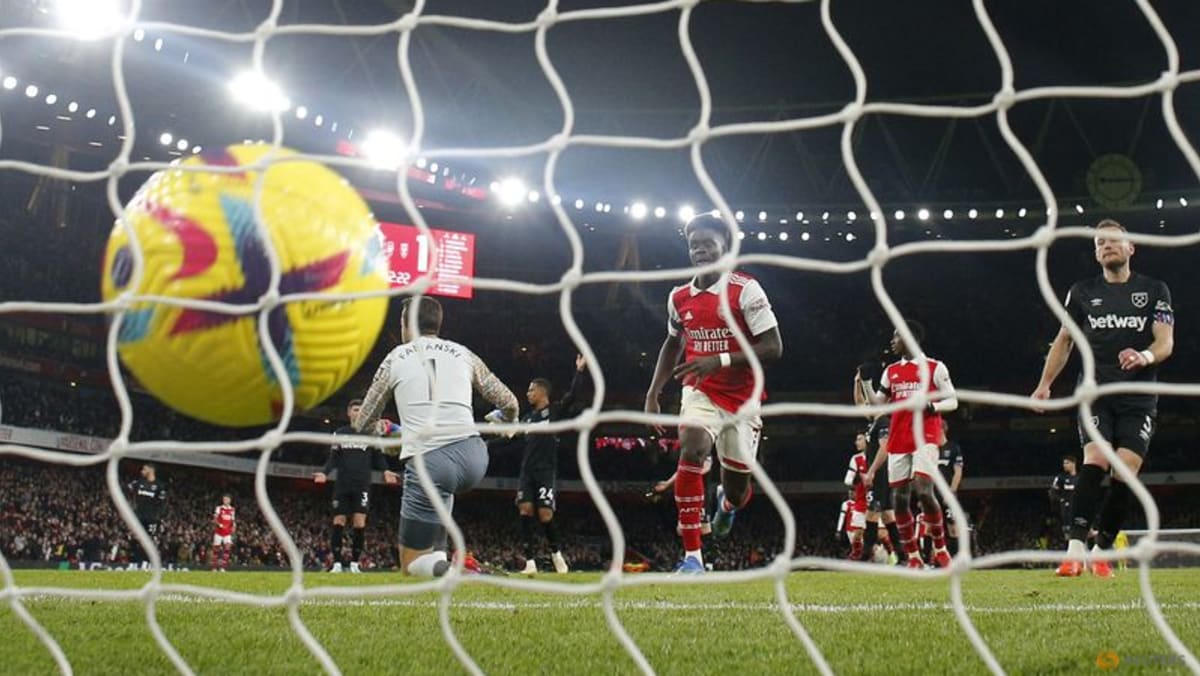 Arsenal bangkit untuk mengalahkan West Ham saat Wenger melihatnya