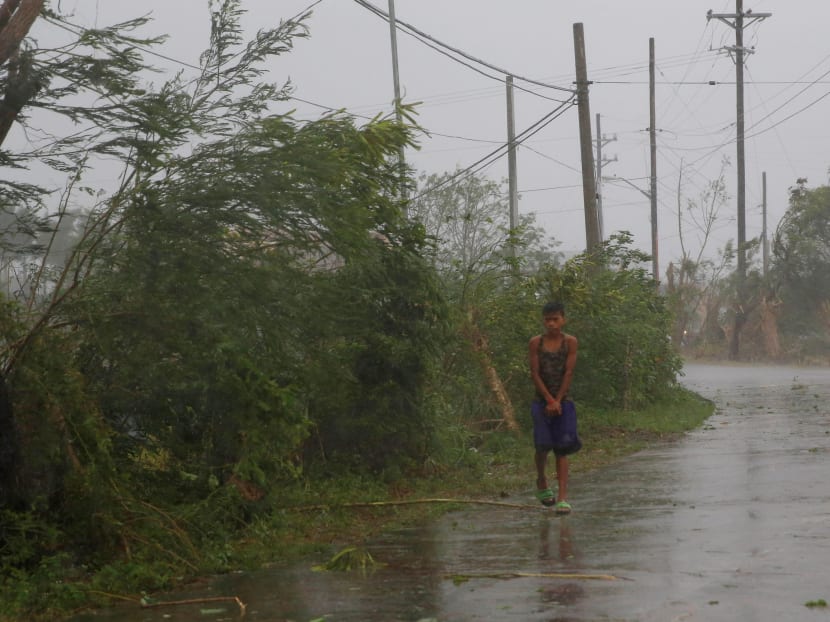 Super typhoon kills 8 in Philippines, heads for HK Super typhoon kills 8 in Philippines, heads for HK