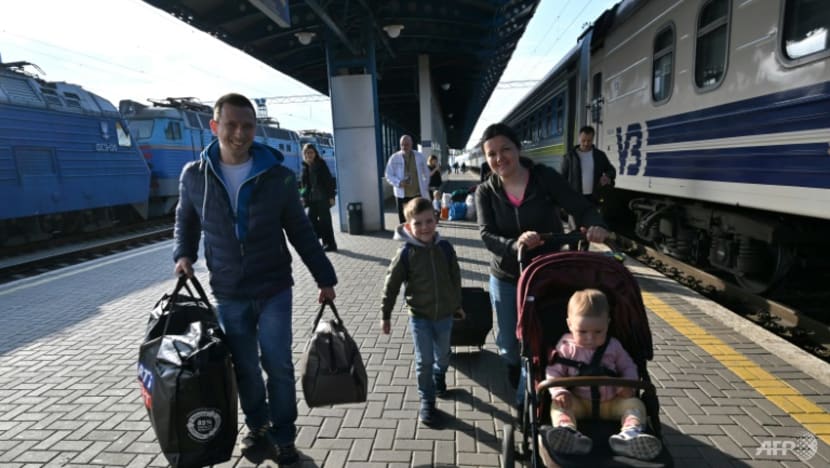Getting used to war, Ukraine refugees flood back to Kyiv Getting used to war, Ukraine refugees flood back to Kyiv