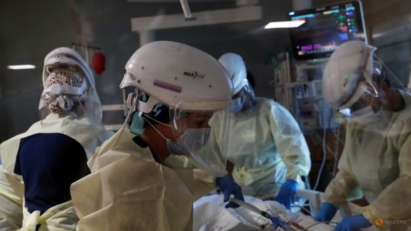 US COVID-19 cases hit new high, hospitalisations creep up US COVID-19 cases hit new high, hospitalisations creep up