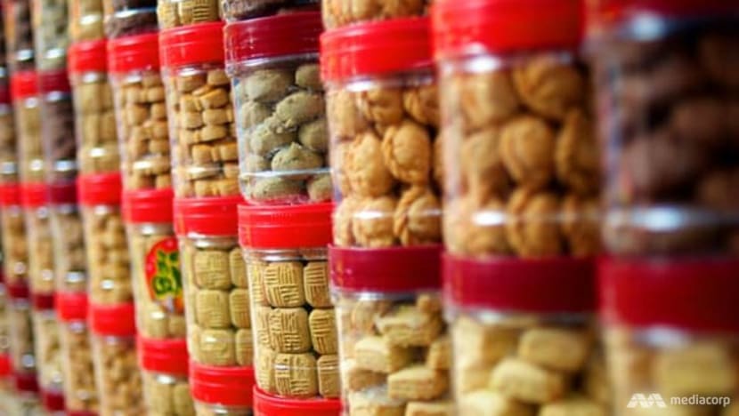 What is the caloric damage of your favourite CNY snacks?