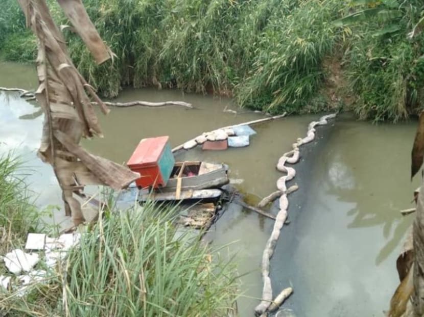 Up to 40 tonnes of chemical waste is believed to have been illegally dumped into the Kim Kim River a week ago, leading to hundreds seeking medical treatment. Authorities in Singapore say they have not detected any anomalies in the air and water quality here. Up to 40 tonnes of chemical waste is believed to have been illegally dumped into the Kim Kim River a week ago, leading to hundreds seeking medical treatment. Authorities in Singapore say they have not detected any anomalies in the air and water quality here.