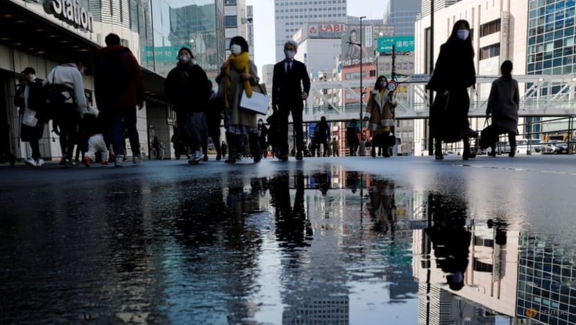 Japan's coincident, leading indicator indices fall in August Japan's coincident, leading indicator indices fall in August