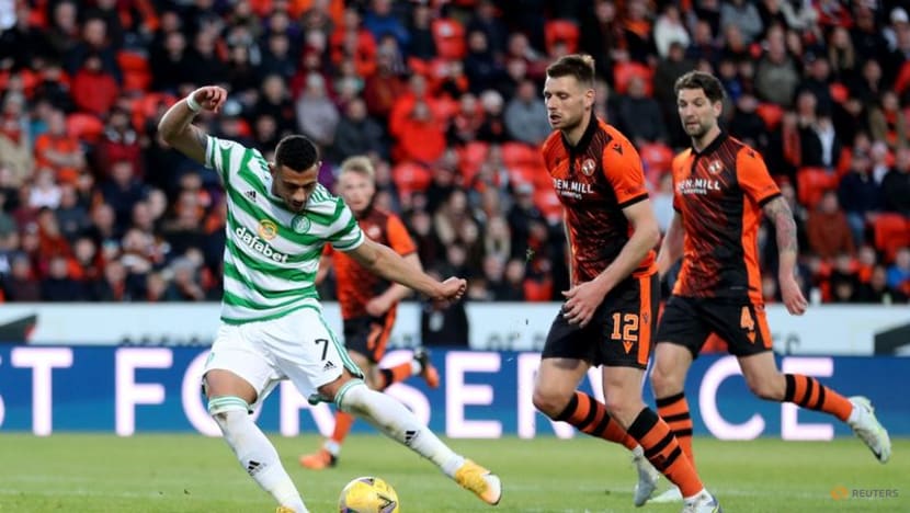 Celtic clinch league title with 1-1 draw at Dundee Celtic clinch league title with 1-1 draw at Dundee