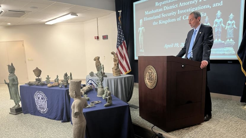 New York returns 30 pillaged relics to Cambodia, Indonesia