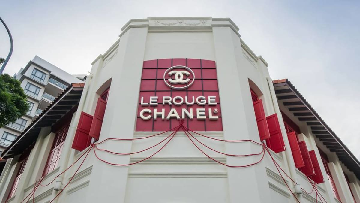 chanel-s-le-rouge-red-lab-pops-up-at-mohamed-sultan-road-for-a-limited-period