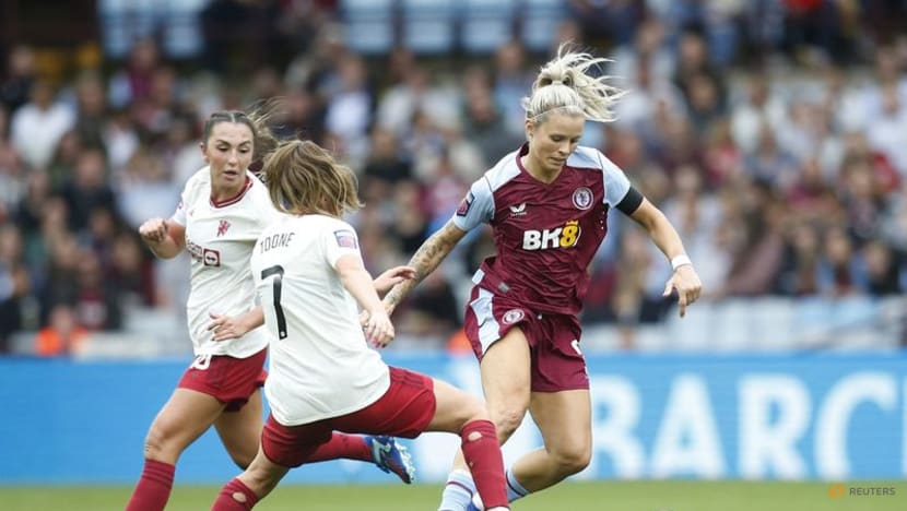 Manchester United win at Villa with late Williams goal in WSL opener