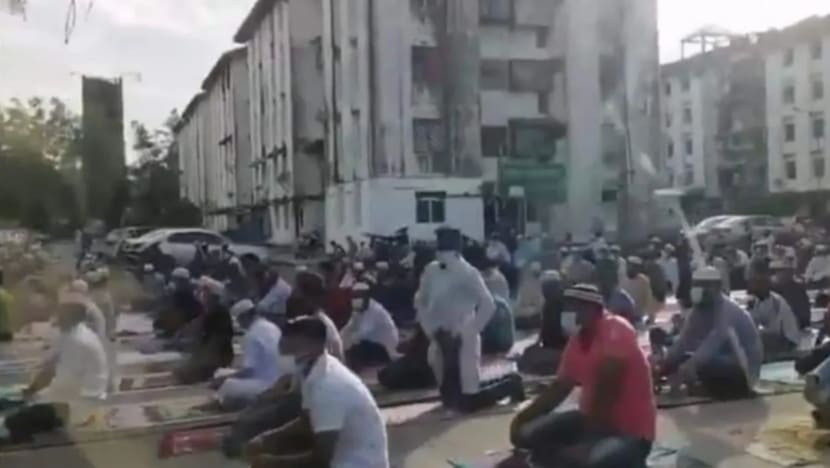 Polis M'sia siasat lebih 200 warga asing langgar SOP solat Aidiladha luar masjid