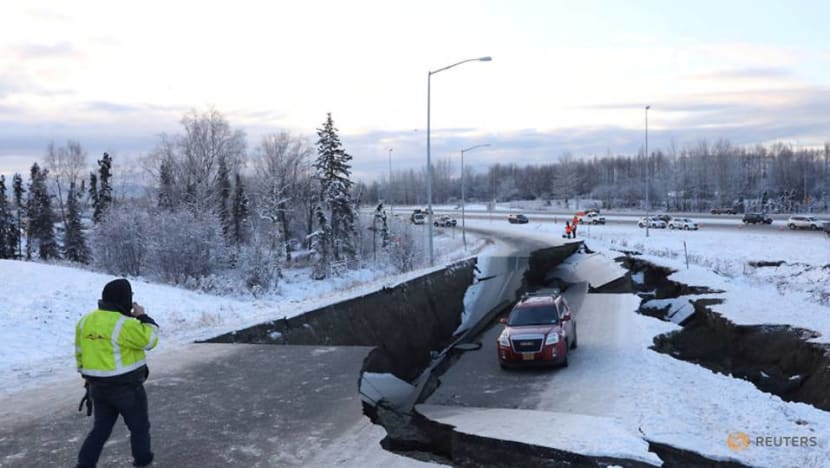 Alaska hit by powerful earthquake, roads and buildings damaged Alaska hit by powerful earthquake, roads and buildings damaged