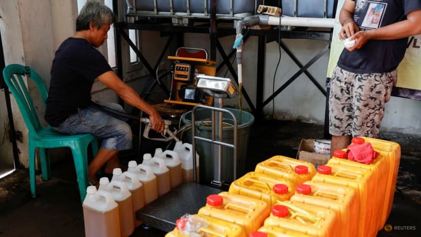 Indonesia eases export rules further to 'flush out' palm oil stocks Indonesia eases export rules further to 'flush out' palm oil stocks
