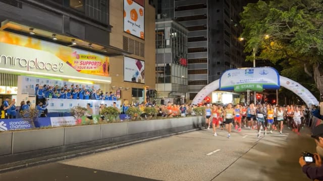 7万人参与香港马拉松赛 恢复到疫情前水平