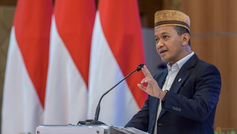 Indonesians must prepare for a potential fuel price hike: Minister Indonesians must prepare for a potential fuel price hike: Minister