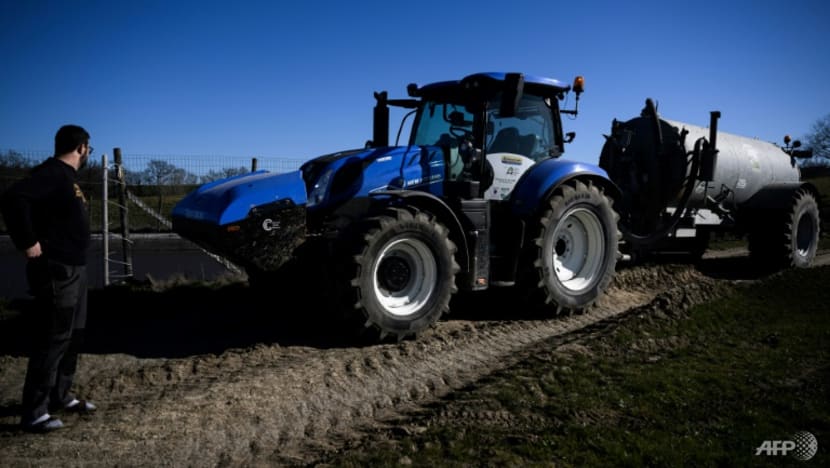 Cow manure fuels French tractors