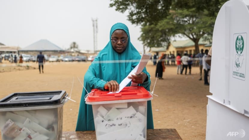 Nigeria gets early results from tight election race Nigeria gets early results from tight election race