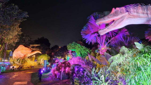 Christmas light-up: Glowing dinosaurs, a puzzle hunt and food trucks at Changi Festive Village