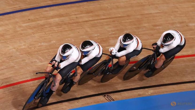 Olympics-Cycling-Germany smash team pursuit world record Olympics-Cycling-Germany smash team pursuit world record