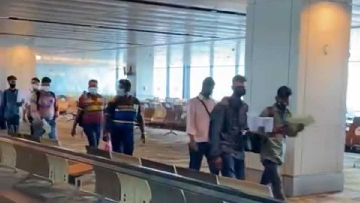 Arahan perbaikan POFMA dikeluarkan untuk Singapura Insiden atas video viral wisatawan Asia Selatan di Bandara Changi
