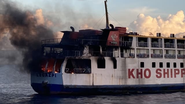 一渡轮在菲律宾海域起火 所幸全员获救无人受伤