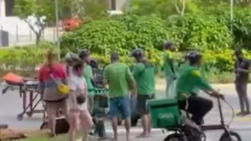 GrabFood delivery rider dies after accident with lorry along Punggol Walk GrabFood delivery rider dies after accident with lorry along Punggol Walk