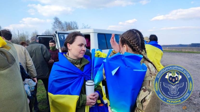 Russia and Ukraine swap more than 200 prisoners Russia and Ukraine swap more than 200 prisoners