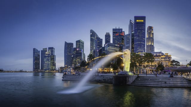 更多跨国公司在新加坡设总部 数目超香港 