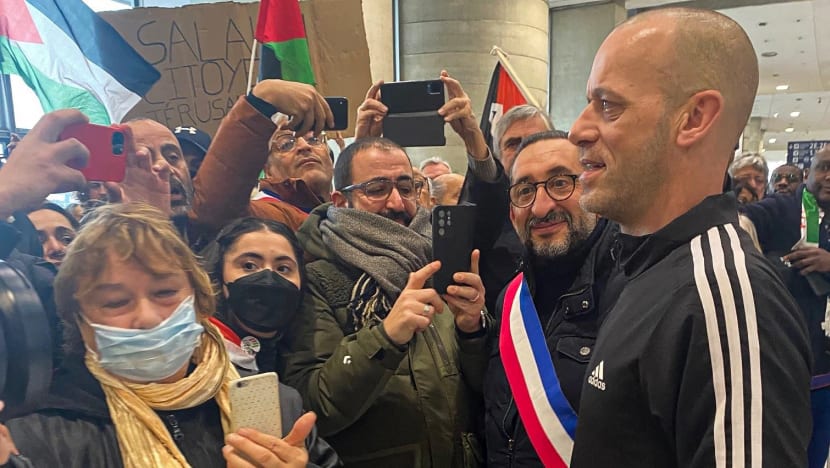Israel usir peguam Palestin ke Perancis atas sebab keselamatan Israel usir peguam Palestin ke Perancis atas sebab keselamatan