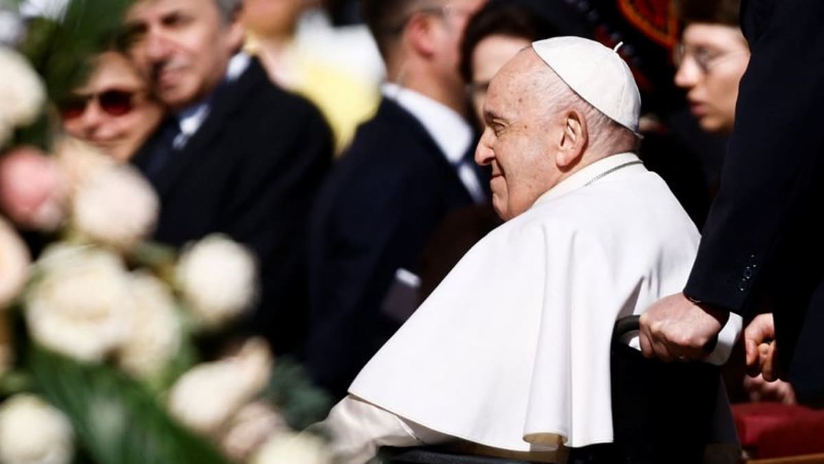 Paus Fransiskus mengimbau masyarakat Rusia mengenai Ukraina, menolak kekerasan di Timur Tengah, dalam pesan Paskah