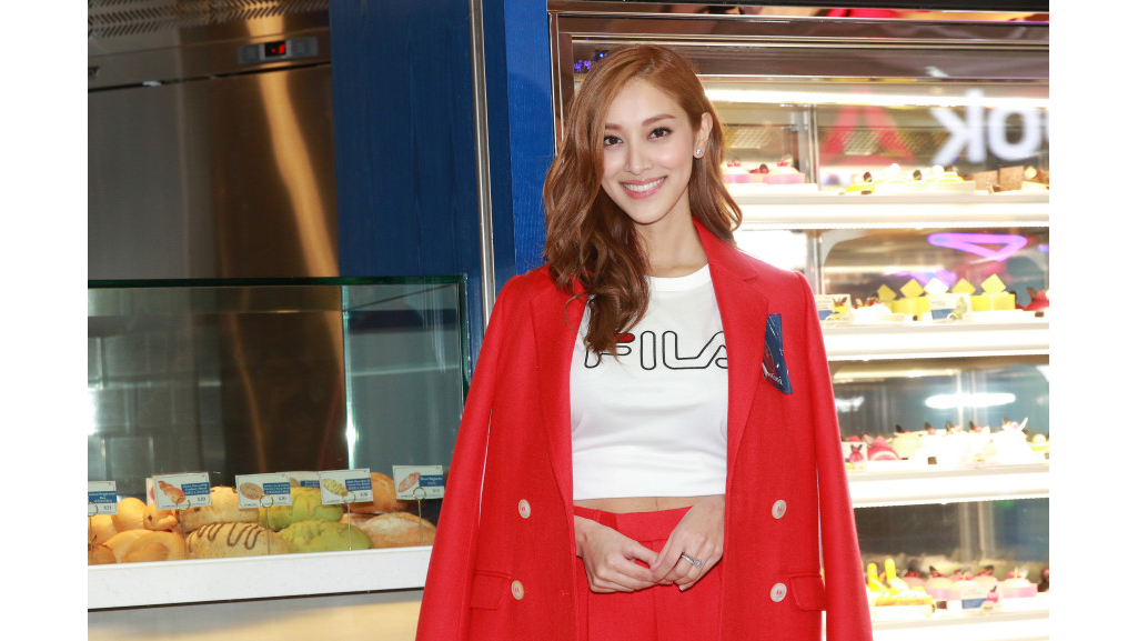Grace Chan has not showered or washed her hair in two weeks Grace Chan has not showered or washed her hair in two weeks