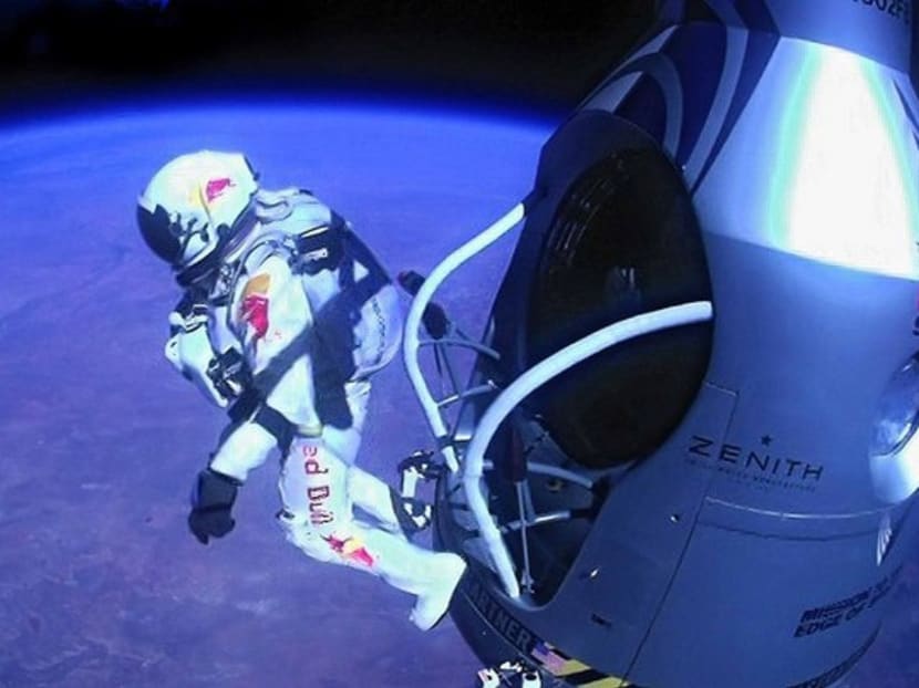 Gallery: Supersonic skydiver reached 1,357.6 kph in record jump