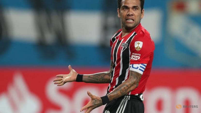 Olympics-Soccer-Brazil's veteran Alves feels 'butterflies' ahead of Germany opener Olympics-Soccer-Brazil's veteran Alves feels 'butterflies' ahead of Germany opener