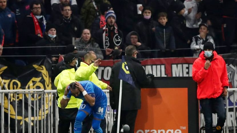 Lyon v Marseille abandoned after Payet hit by bottle Lyon v Marseille abandoned after Payet hit by bottle