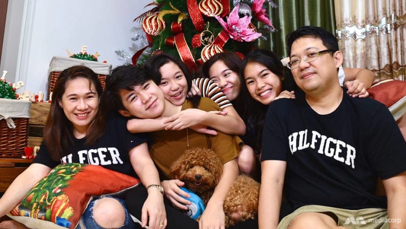 Becoming Singaporean: In the shoes of a Filipino migrant family Becoming Singaporean: In the shoes of a Filipino migrant family