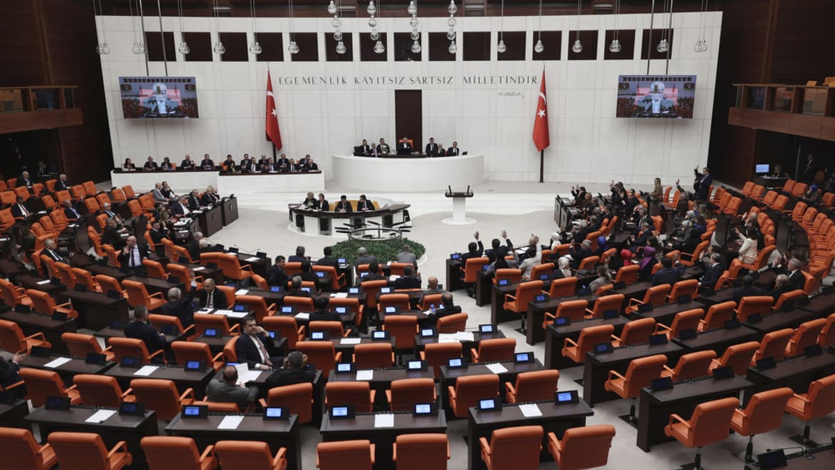 Parlemen Turki meratifikasi aksesi Finlandia ke NATO sementara Swedia terus menunggu