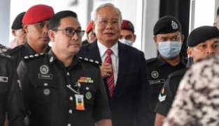  Mahkamah Malaysia putuskan permohonan Najib Razak untuk gugurkan Hakim dari prosiding kes 1MDB pada 18 Ogos