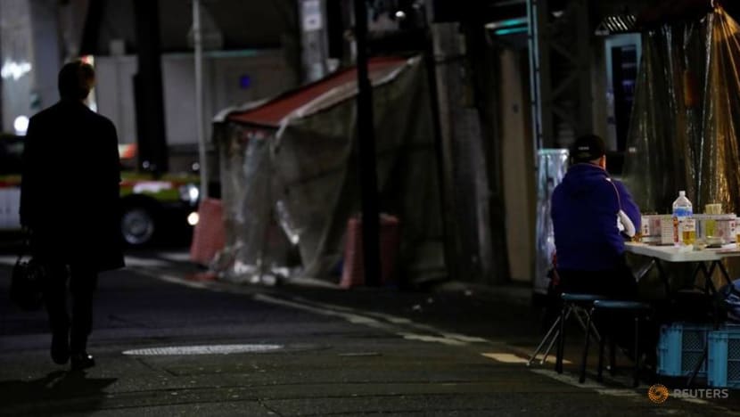 In Tokyo's lockdown, some drink on even after authorities call time In Tokyo's lockdown, some drink on even after authorities call time