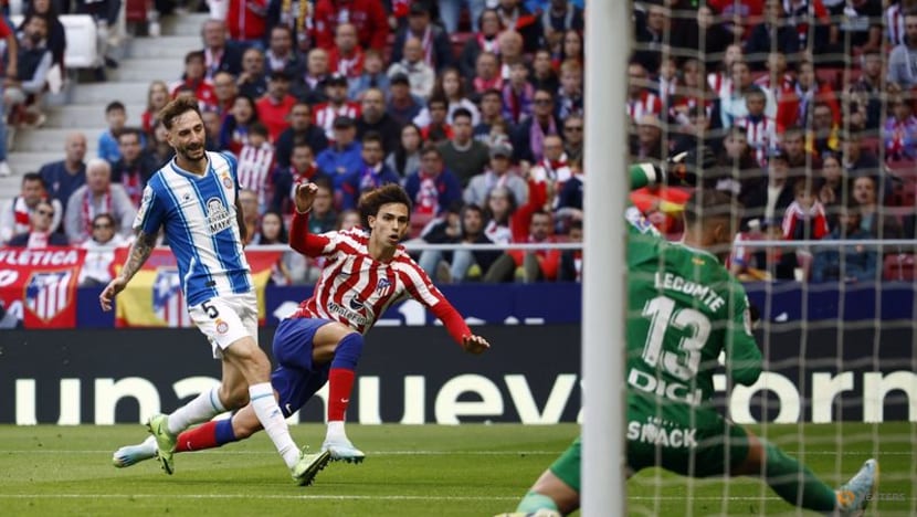 Ten-man Espanyol hold misfiring Atletico to 1-1 draw Ten-man Espanyol hold misfiring Atletico to 1-1 draw