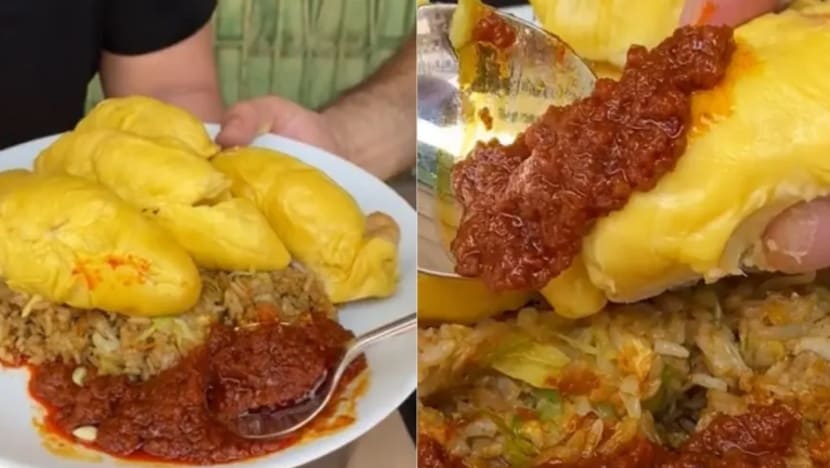 Mat salleh ini makan nasi goreng durian Musang King dengan sambal belacan