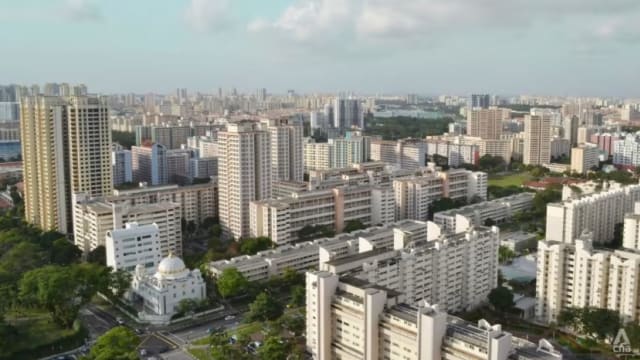 15个人民行动党市镇会上调杂费